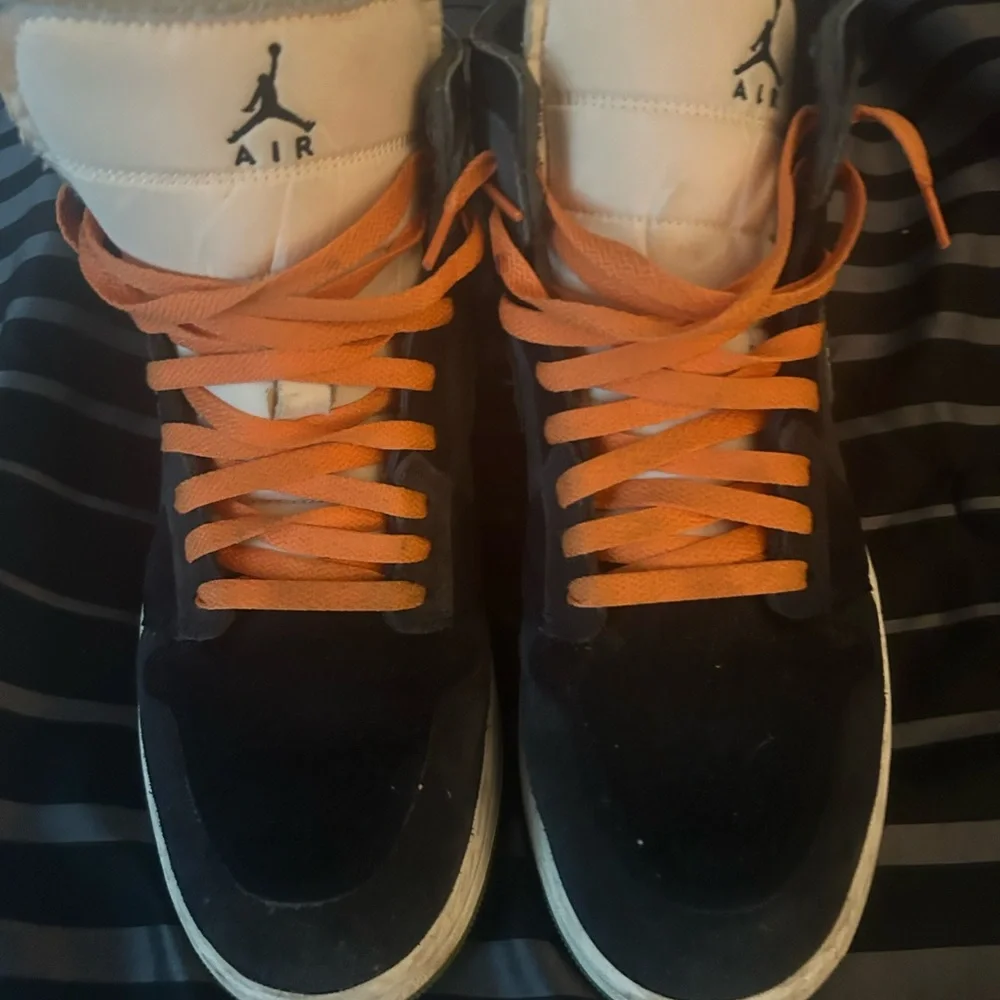 Air Jordan 1 Retro Black/Tan/Orange Size 12